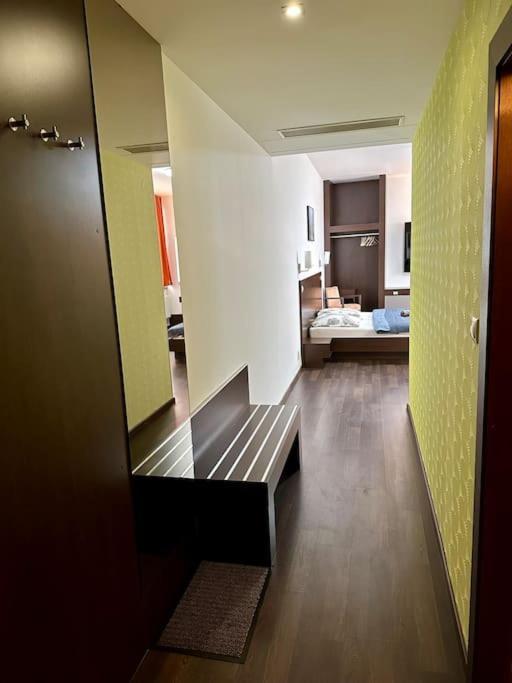 Apartman Priamo Na Hlavnej Ulici Kosice Luaran gambar